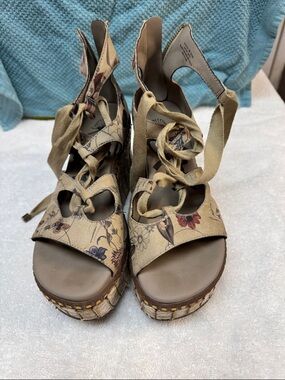 OTBT Floral Lace-Up Wedge Sandals - Beige Pic 3-4 shows some wear